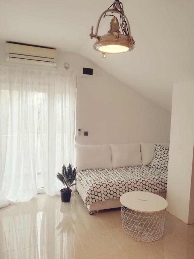 House For Rent Paola Vila Ražanac Exterior foto